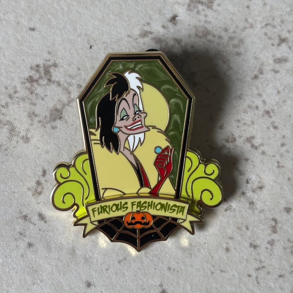 Disney Villains Mysterious Monuments Cruella Pin LE 5000